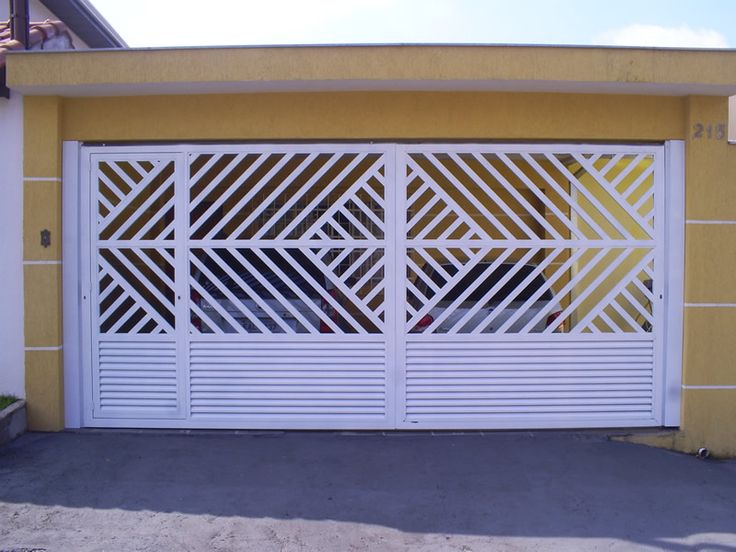 Serralheiro trabalhando